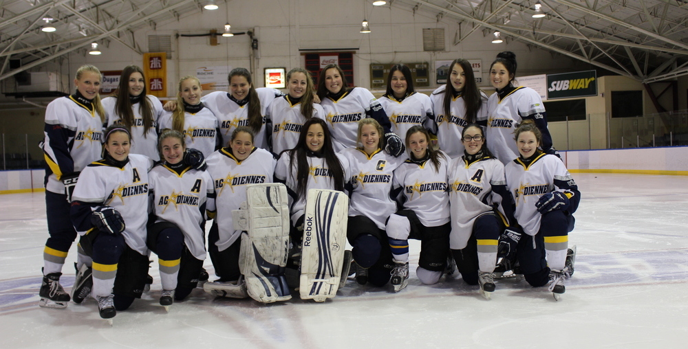 In Kanada kannst du viele verschiedene Sportarten ausprobieren - sehr beliebt ist Eishockey