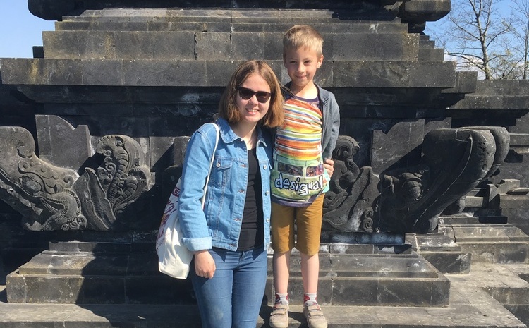 Austauschschülerin Tabea mit ihrem Gastbruder