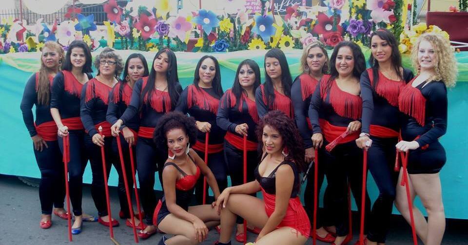 Austauschschülerin Anna-Maria mit ihrer Tanzgruppe