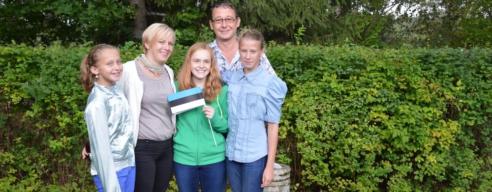 Austauschschülerin Anna mit ihrer Gastfamilie