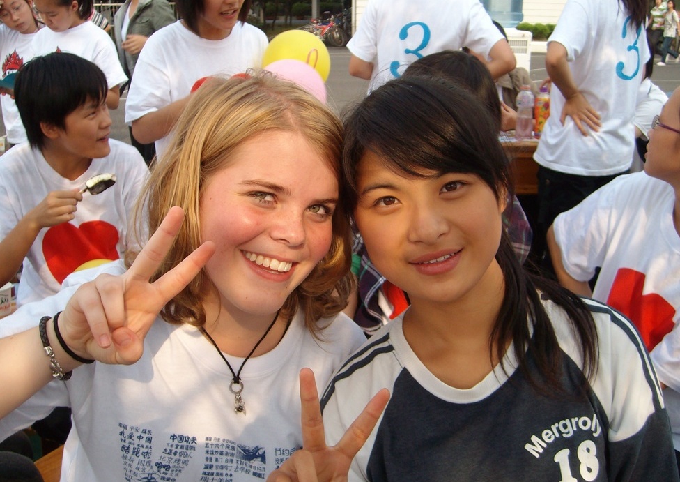 Austauschschülerin Johanna mit einer Freundin