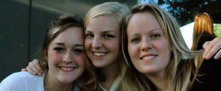 Austauschschülerin Julia mit ihren dänischen Freundinnen