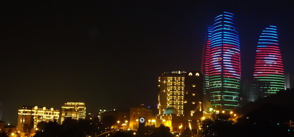Baku bei Nacht