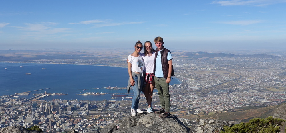 Anna-Lena vor dem Hafen von Kapstadt