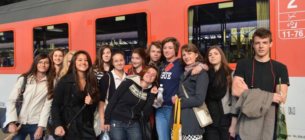 Austauschschülerin Kira mit Freunden beim Auflug