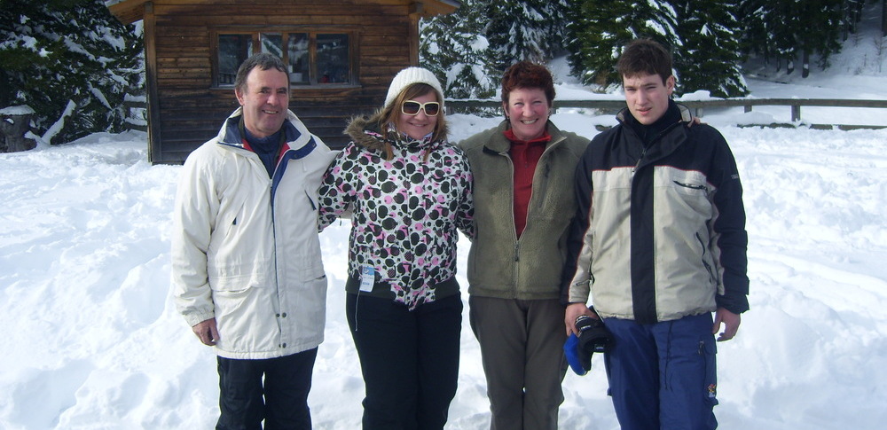 Austauschschülerin Marie mit ihrer Gastfamilie