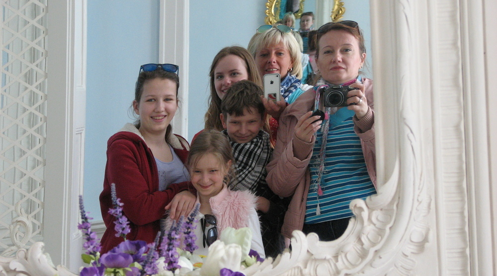 Austauschschülerin Franziska mit ihrer Gastfamilie