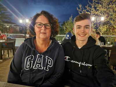 Edda mit ihrem Sohn Arne