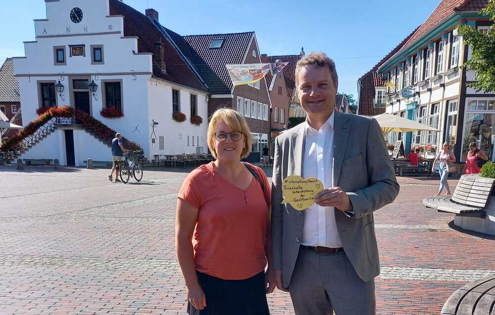 Ruth mit Jens Beeck, MdB