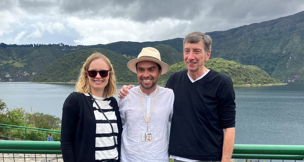Internationales YFU-Treffen in Ecuador: Mareike von Raepke und Knut Möller (Geschäftsführung YFU Dtl.) mit Pablo