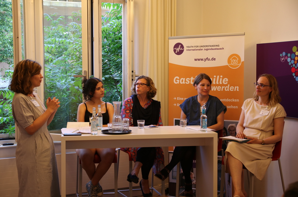 Das Podium (v.l.): Lisa Küchenhoff, Başak Çakmak, Susanne Kutz, Prof. Ruth Ditlmann, Mareike von Raepke 