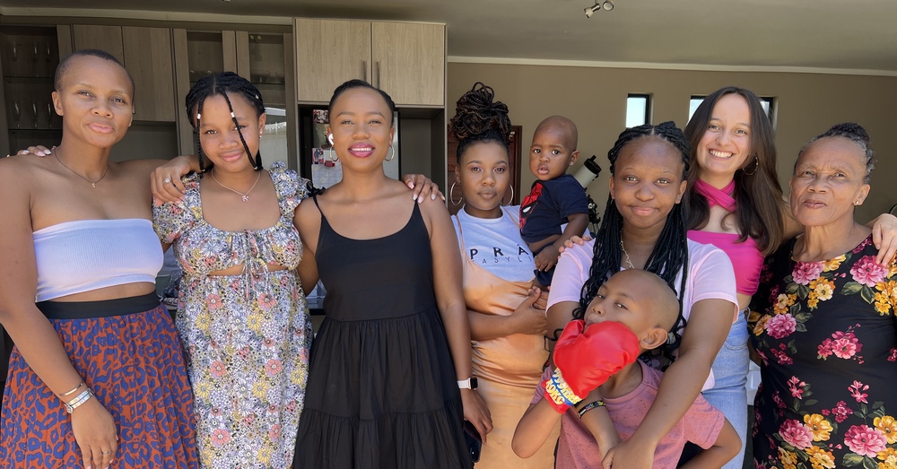 Austauschschülerin Jacey mit ihrer Gastfamilie