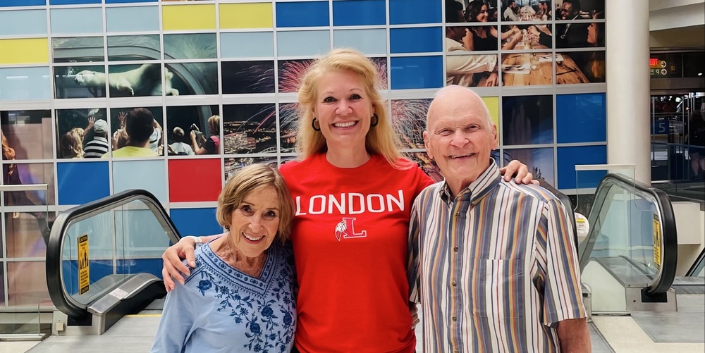 Heidrun im August 2025 mit ihren Gasteltern in London, Ohio