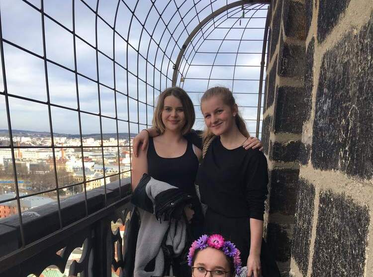 Christin mit Freunden beim Sightseeing