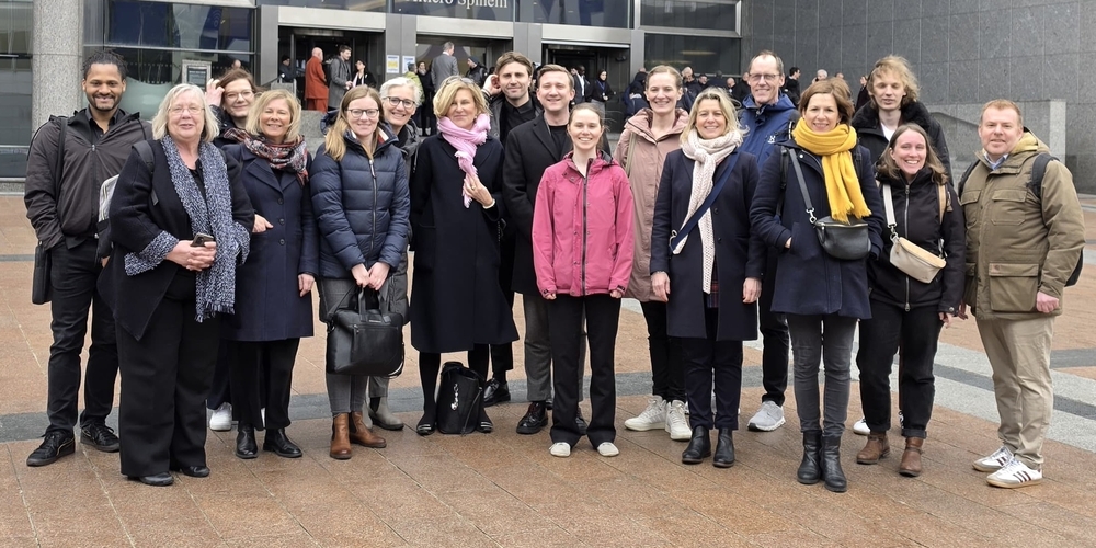 Zwölf Landtagsabgeordnete aus acht Bundesländern diskutierten in Brüssel über europäische Fördermöglichkeiten für Schüleraustausch